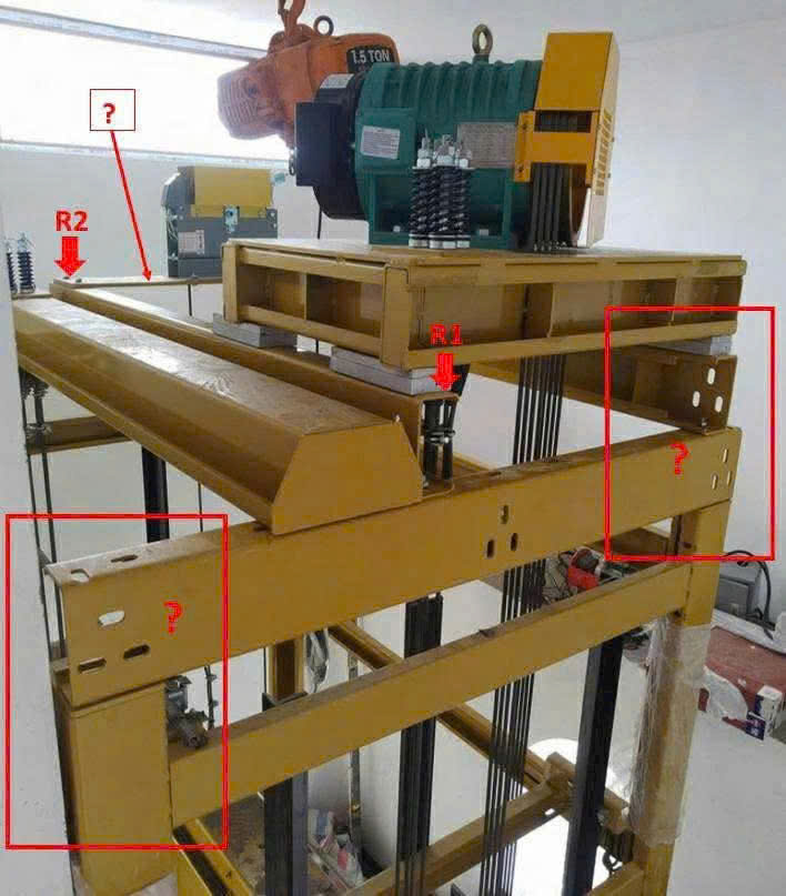 Cẩu trục điện 1.5 tấn lắp trên khung thép vàng trong nhà xưởng